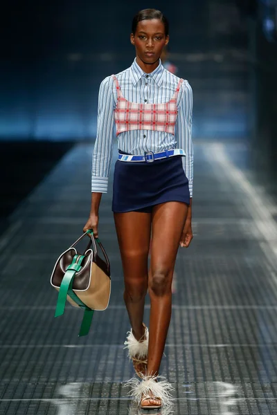 Look 11